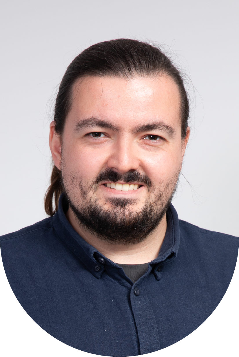 Headshot for Andrew Holloway